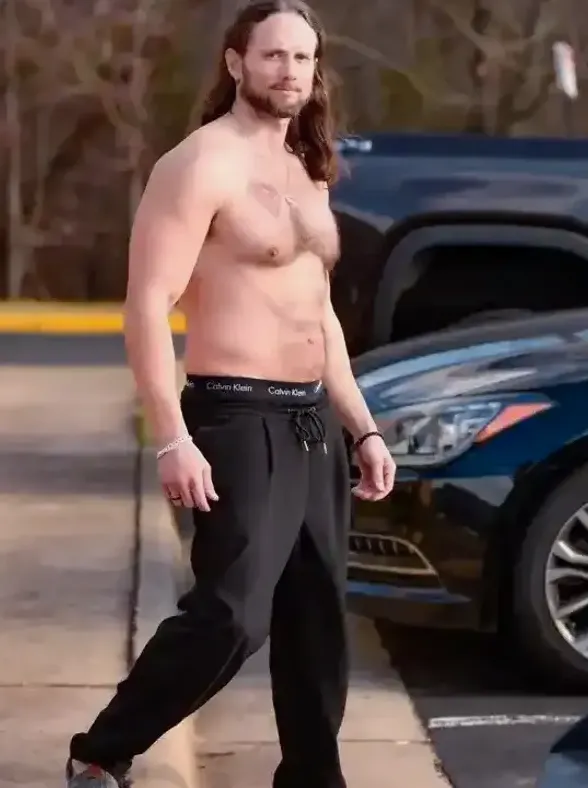 alexmanndickerson gay