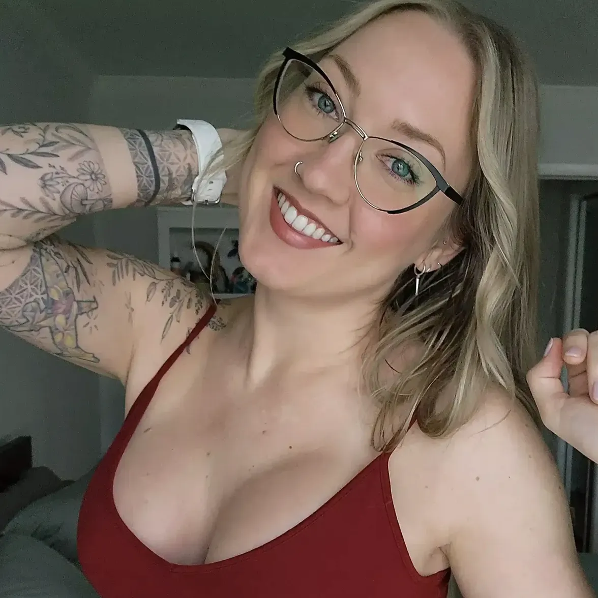 belatalbotxx foot fetish video call line