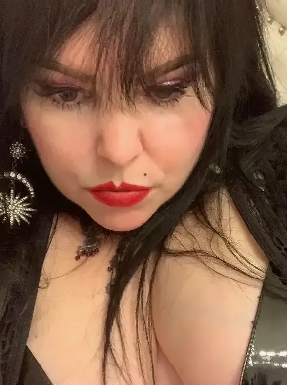 darkmistressmadeli giantess phone call