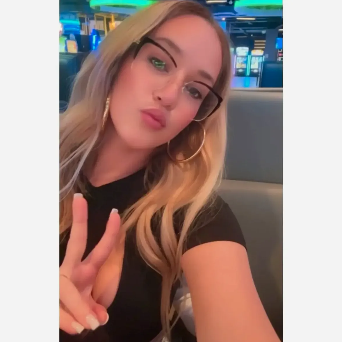 karlyvee bigbutt 1