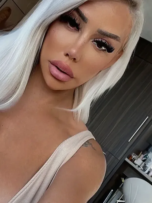 theblondedon blonde page